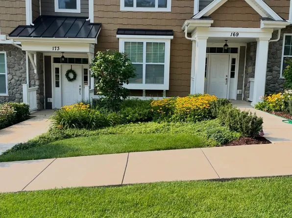 173 2nd Ave, Fontana, WI 53125