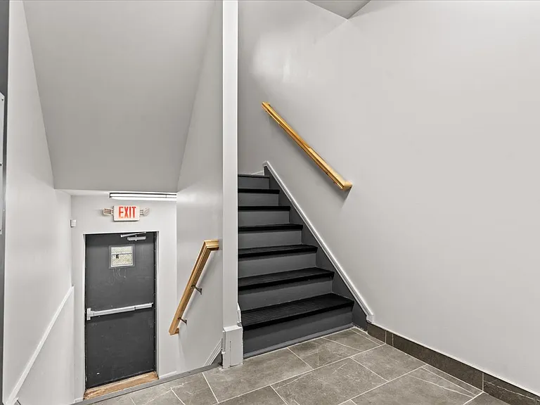 1421 Townsend St #1 — Photo 18