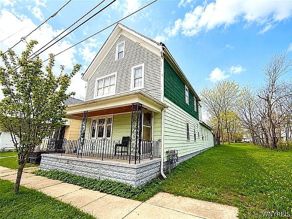 2nd image of 218 Coit St