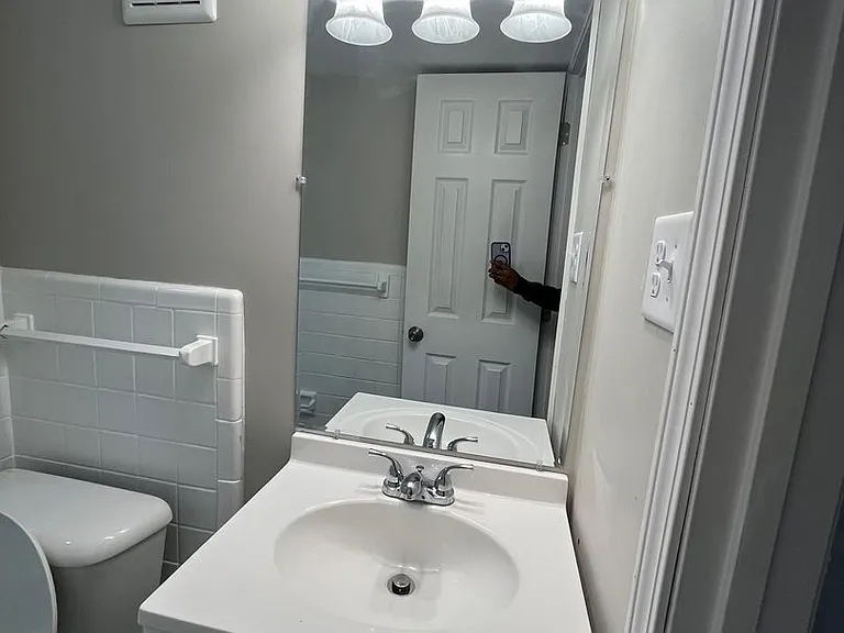 1744 Lyle Ave — Photo 19