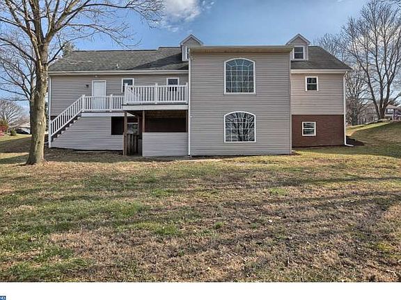 5th image of 577 Hiview Dr