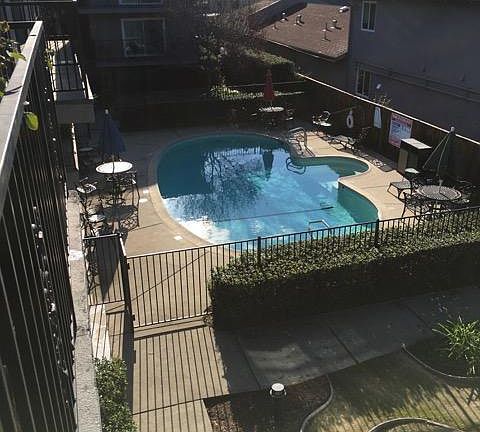 4th image of 3943 El Camino Real