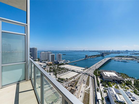 3rd image of 1100 Biscayne Blvd Unit 4306