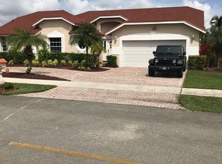 450 Greaton Ave, Davie, FL 33325
