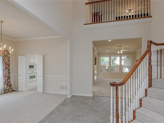 4th image of 1400 Vista Verde St