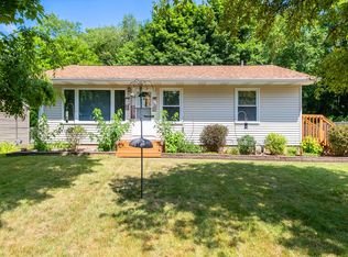 2814 Cimarron Dr, Kalamazoo, MI 49004