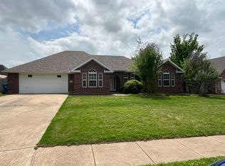 3201 NW Apple Harvest, Bentonville, AR 72712