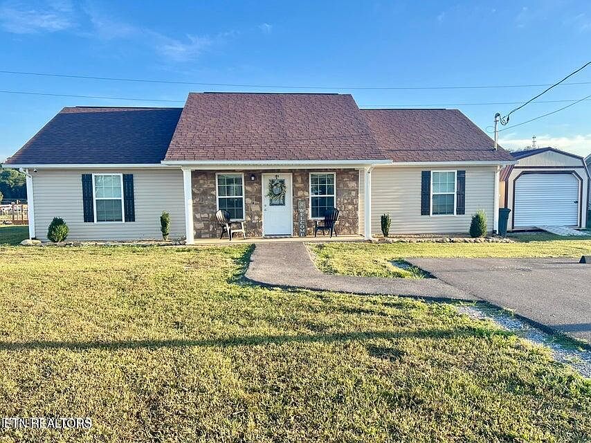 1st image of 215 Maggie Way