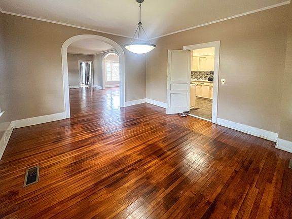 4th image of 320 W Taylor Ave