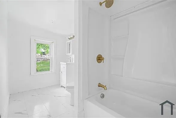 9 Martel St #2 — Photo 3