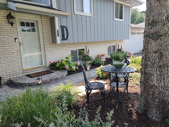 3rd image of 209 Diana Ave