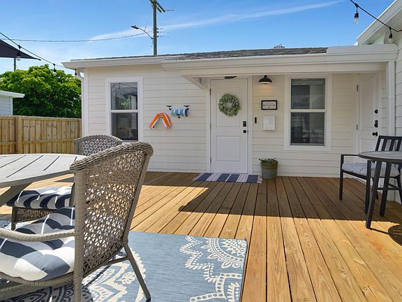 2nd image of 1305 N Palmway #2