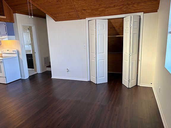 3rd image of 4701 Illinois Ave #4701B