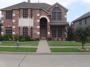 210 Happy Ln, Red Oak, TX 75154