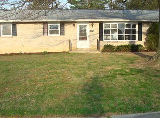 1913 Esther Dr, Carlisle, PA 17013