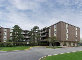 1321 S Finley Rd APT 316, Lombard, IL 60148