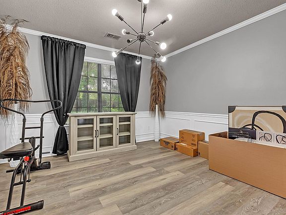 4th image of 7253 Woodshire Rd