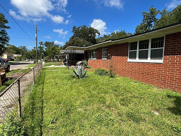3rd image of 1553 W 19th St