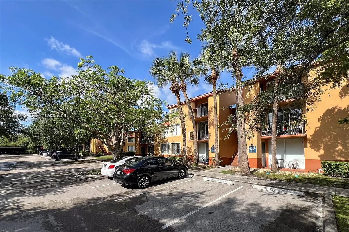 Building Photo - 10717 Cleary Blvd #203