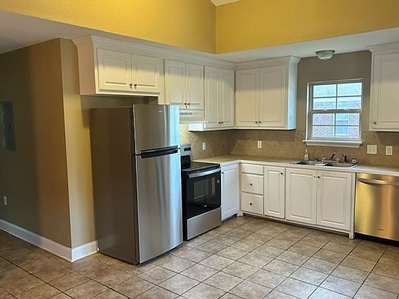 2nd image of 29 Anne St #29