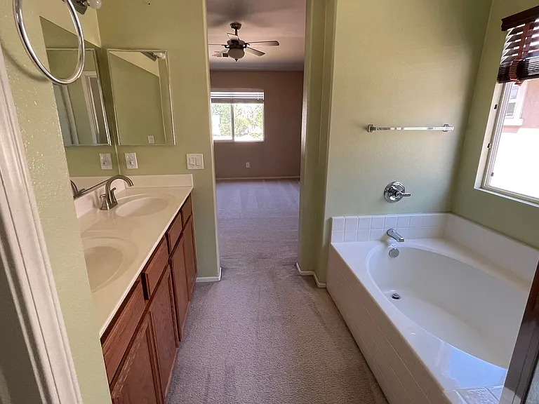 1671 Catania Dr — Photo 9