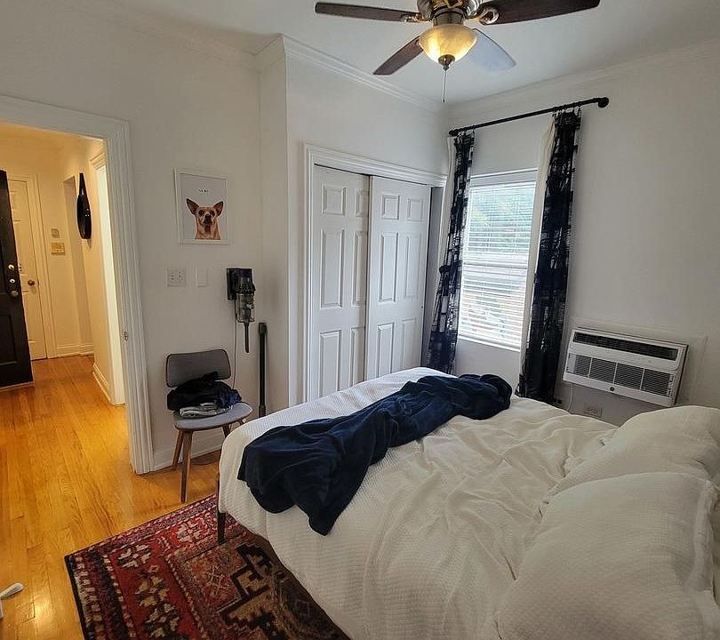 1st image of 613 1/2 W Arlington Pl APT 1