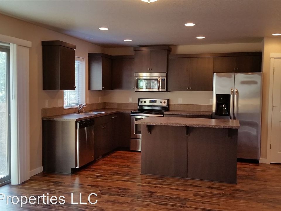 1st image of 6117 NE 105th Ave #3724513