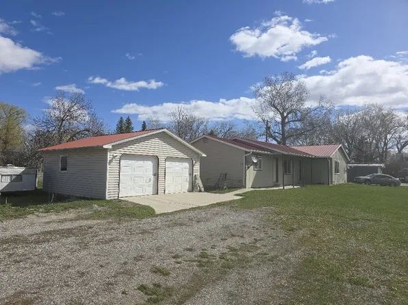 719 10th Ave NW, Choteau, MT 59422