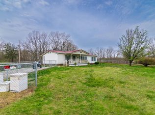 1315 Sandhill Rd, Irvine, KY 40336