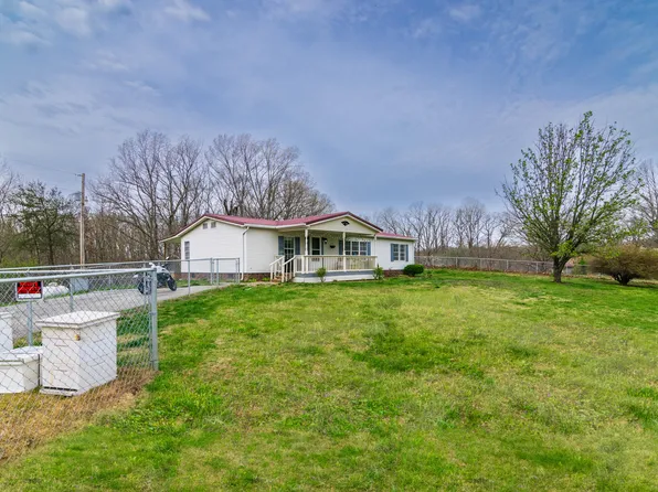 1315 Sandhill Rd, Irvine, KY 40336
