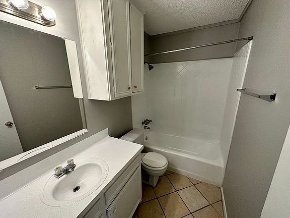 4th image of 1914 Valley Hill Cir #A
