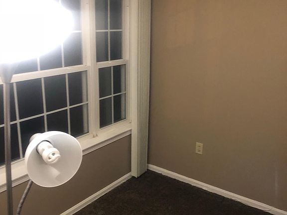 2nd image of 28 Trotters Ln #1002