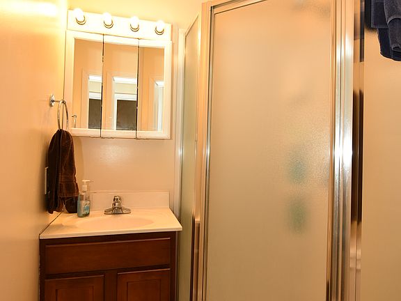 4th image of 334 S Dunn St #D81457b77