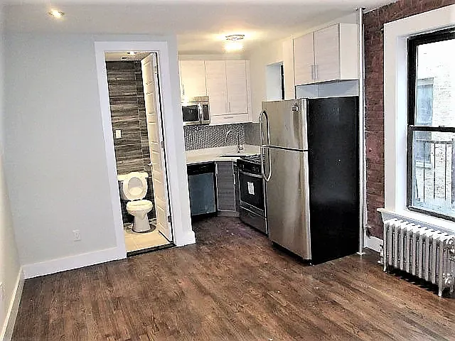 932 Myrtle Ave #3