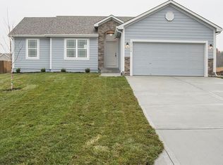 21616 Nichols St, Spring Hill, KS 66083