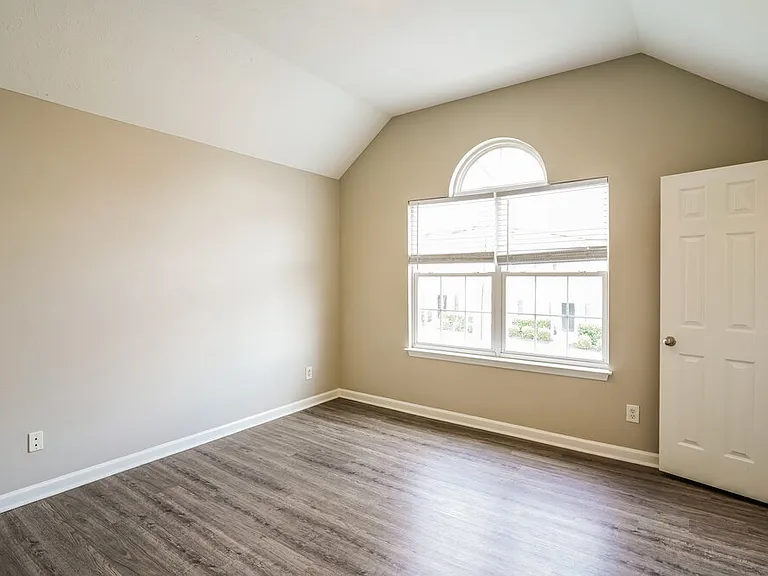 8033 Logan Dr — Photo 11