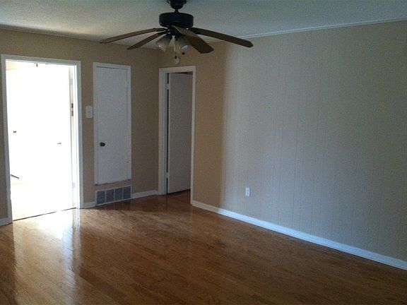 4th image of 1500 Dimwood St