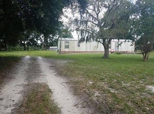 12520 SE Maricamp Rd, Ocklawaha, FL 32179