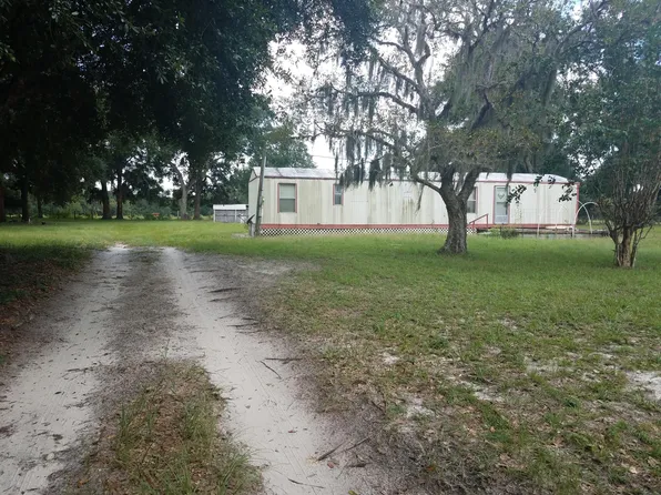 12520 SE Maricamp Rd, Ocklawaha, FL 32179