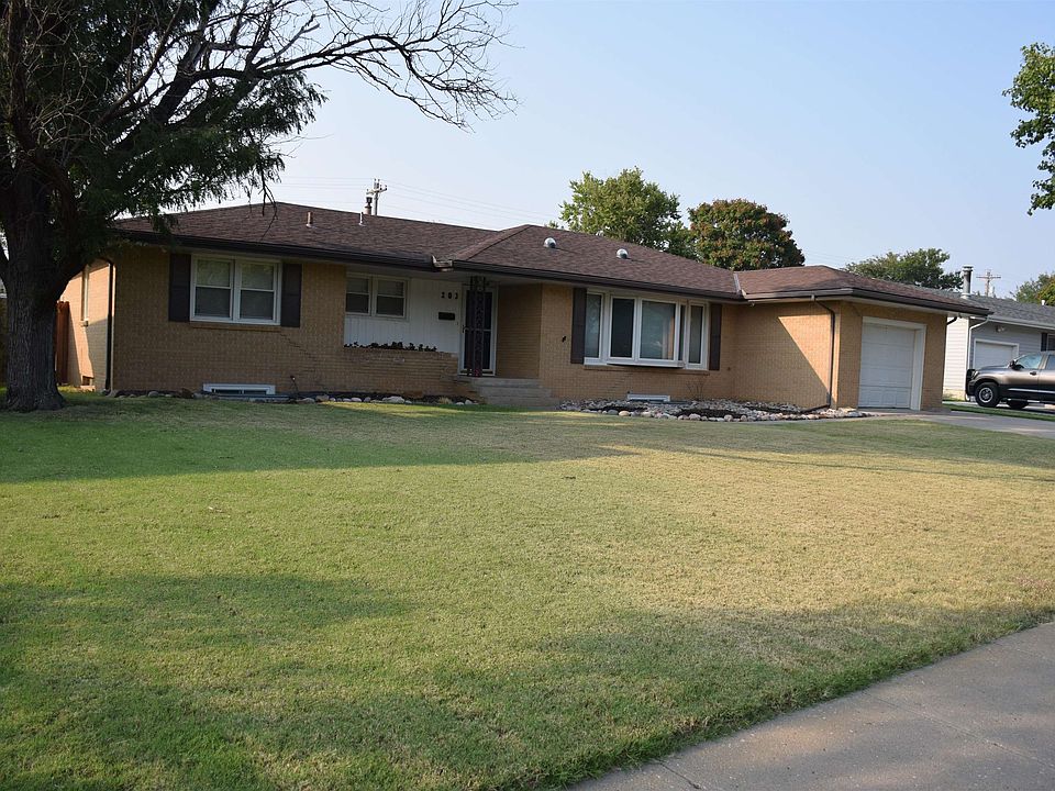 203 E 29th St, Hays, KS 67601 MLS 202619 Zillow