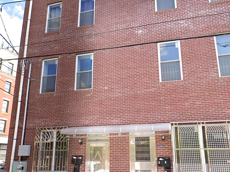 916 Green St #1 — Photo 1