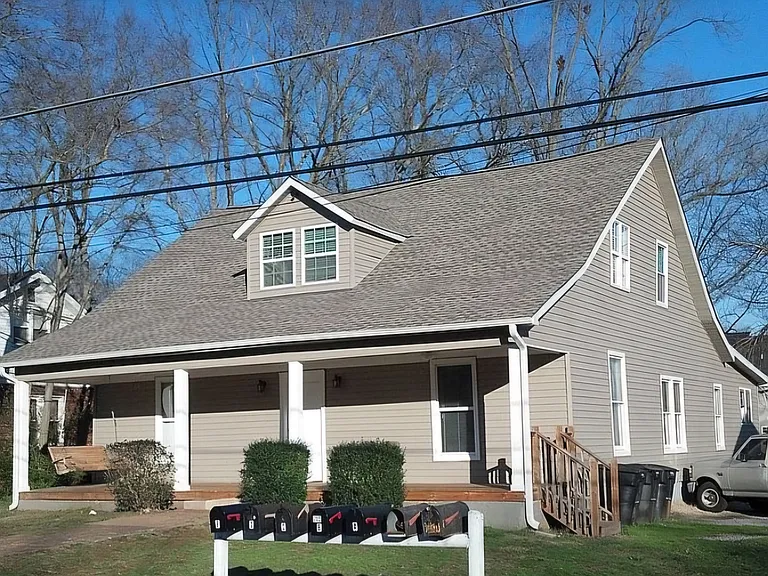 710 Fairview Ave #D & E — Photo 1