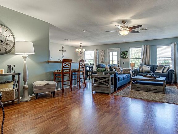4th image of 213 Saint Marys Dr