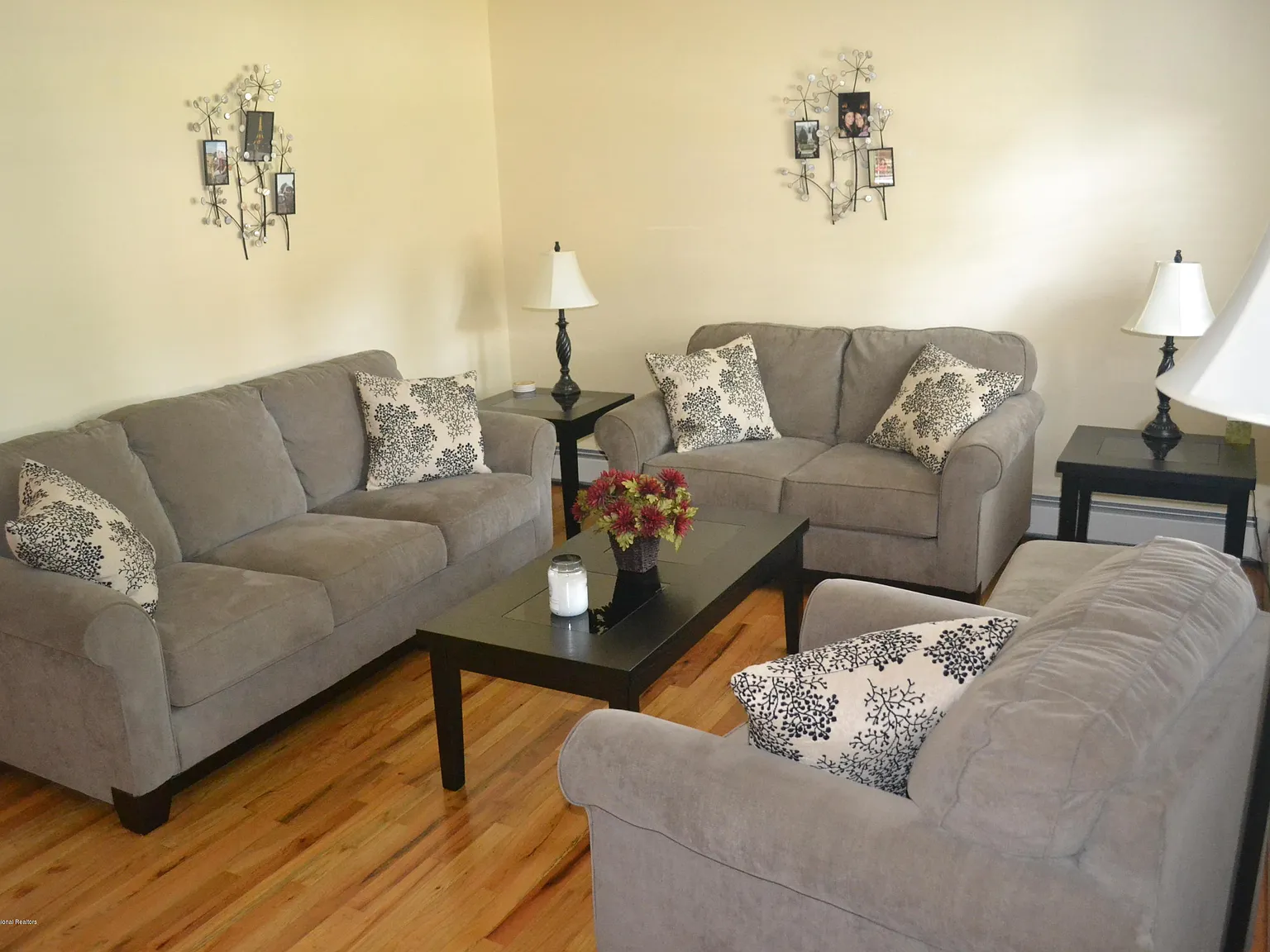 2 bed, 1014 sqft, $3,250 — Photo 3