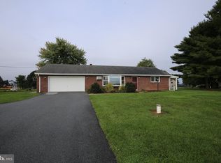 1172 N Colebrook Rd, Manheim, PA 17545
