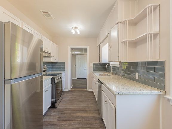 5th image of 2815 Schaul St