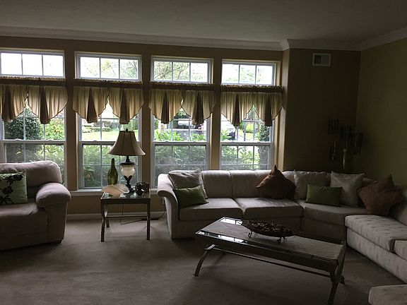 3rd image of 44 Hamlet Dr #85