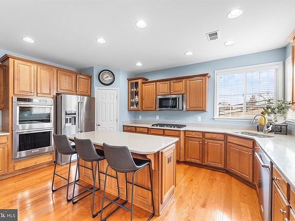 2nd image of 6909 Mill Valley Dr
