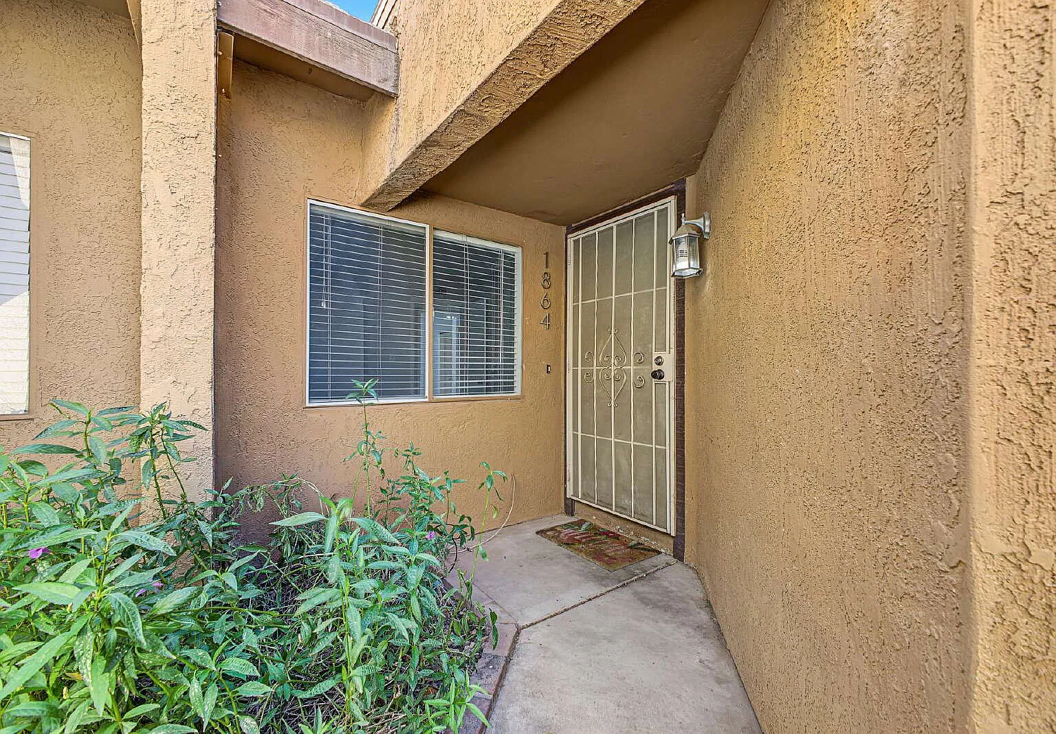 2 bed, 2.0 bath, 1037 sqft, $1,700 — Photo 1