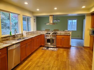 9220 NE 5th St, Bellevue, WA 98004